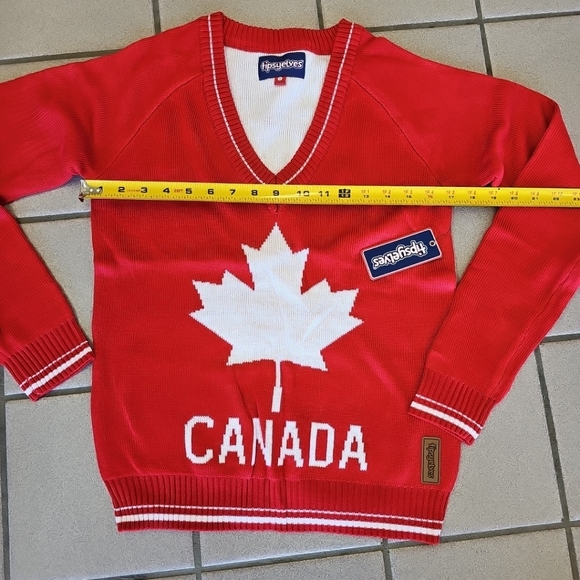 NWT Tipsy Elves Women's Size Small Canada Canadian Maple Leaf Vneck Sweater - Picture 8 of 11
